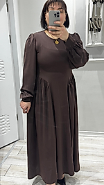 Bel Büzgü Detaylı Kahverengi Elbise