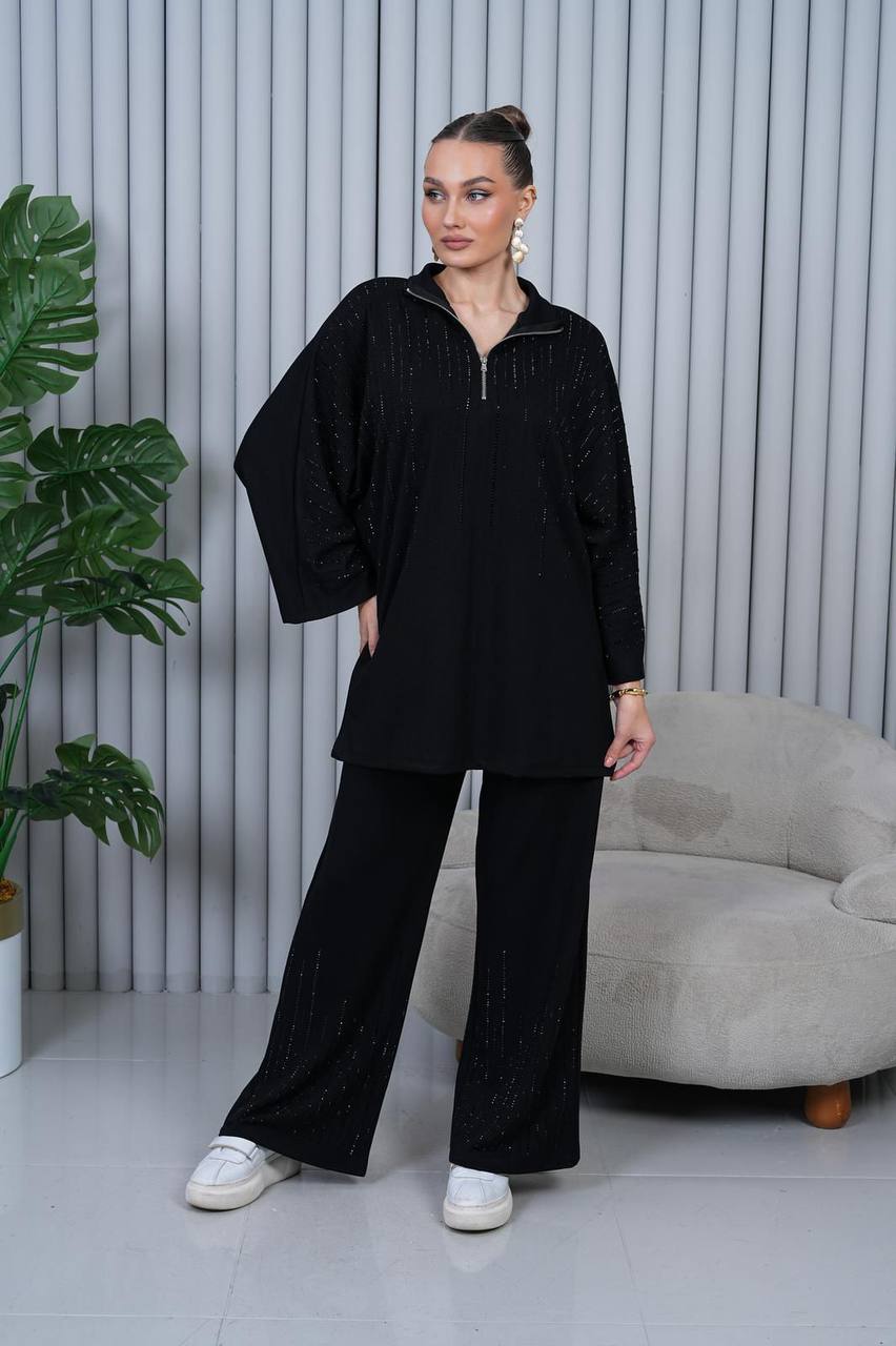 Taş Detaylı Dik Yaka Siyah Rahat Takım