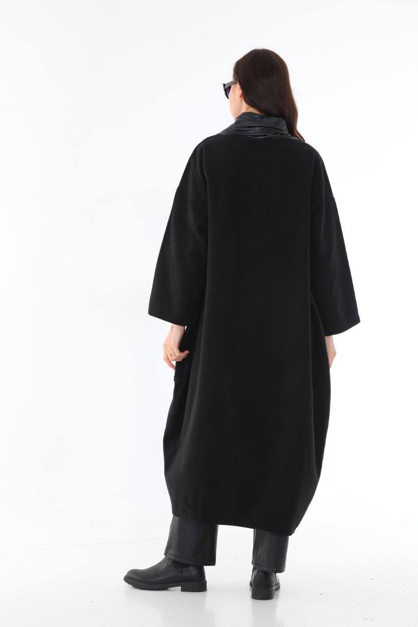 Deri Detaylı Oversize Siyah Kap