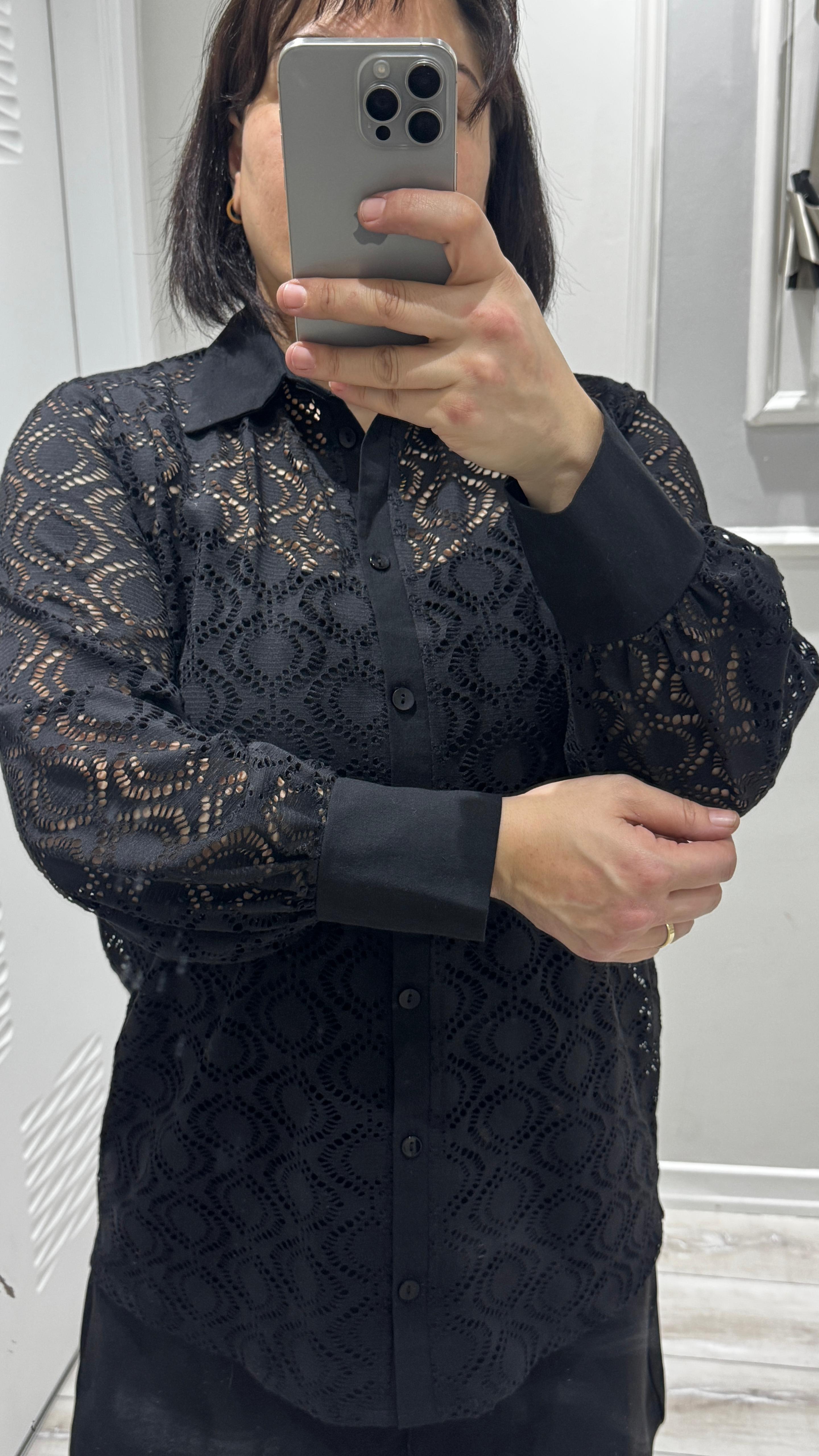 Düğmeli Dantel Gömlek