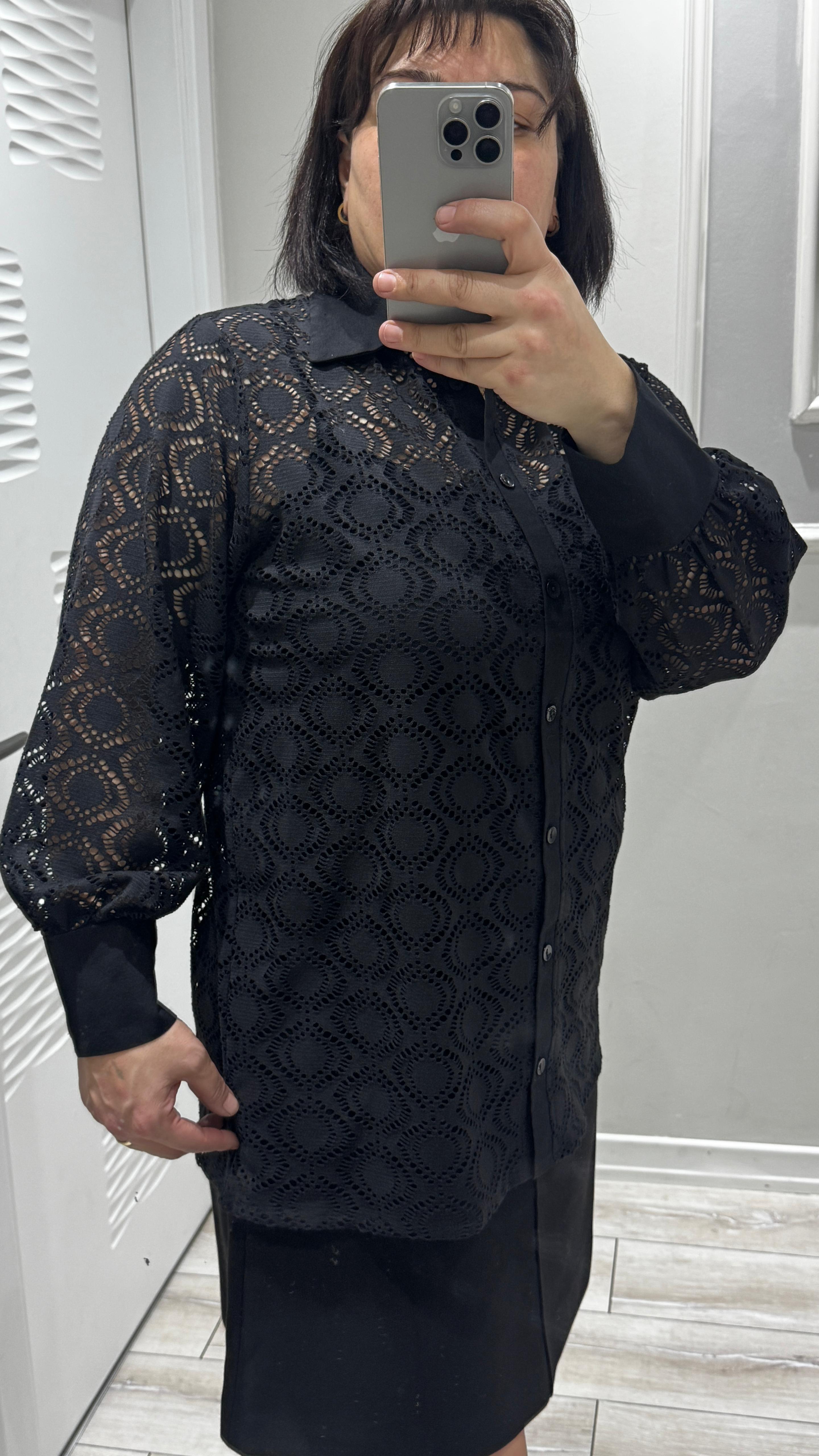 Düğmeli Dantel Gömlek