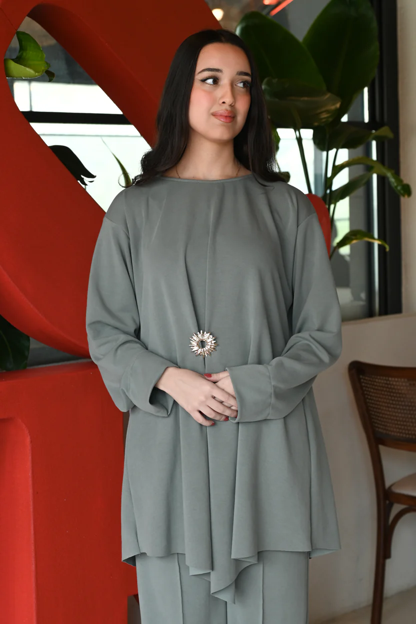Broş Detaylı Tunik & Pantolon Takım